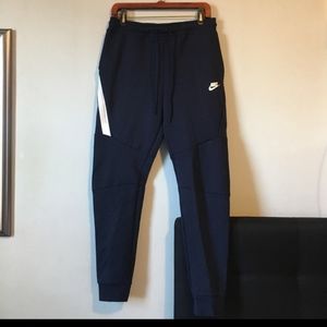 Nike tech joggers